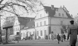 "Dworzec w Pruszkowie", 1980. Fot. J. Szeliga
